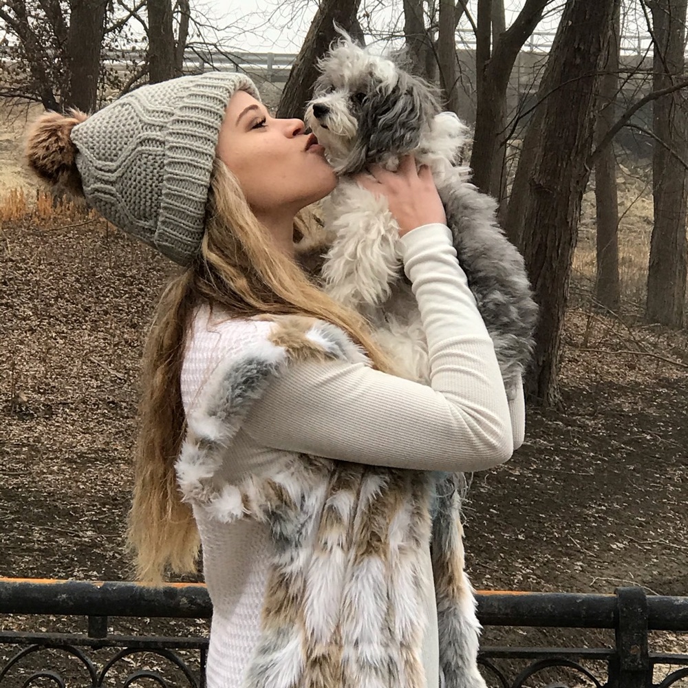 Meet your Posher, Lorin